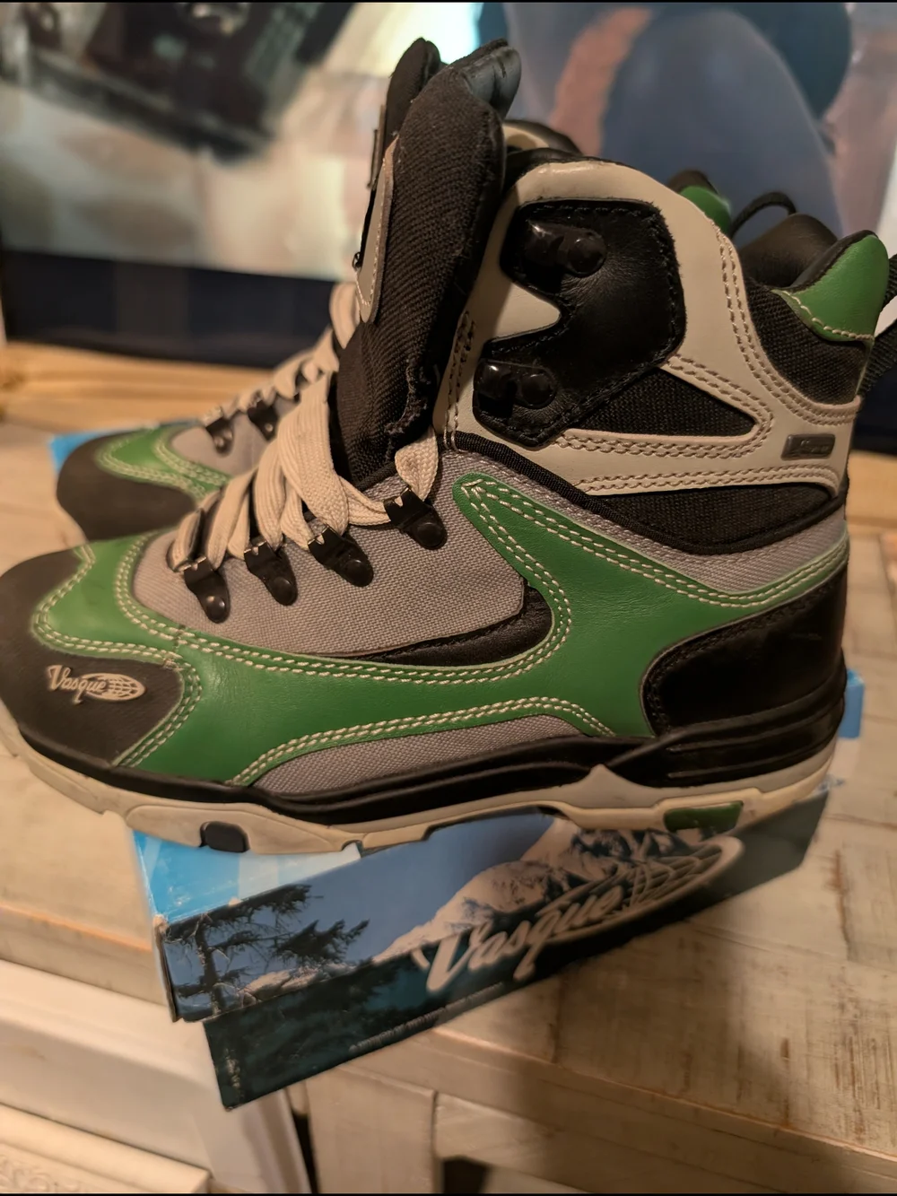 Vasque Boys Ankle Hiker Boots Leather Lace-Up Green/Gray/Black US 7 EU 39.5